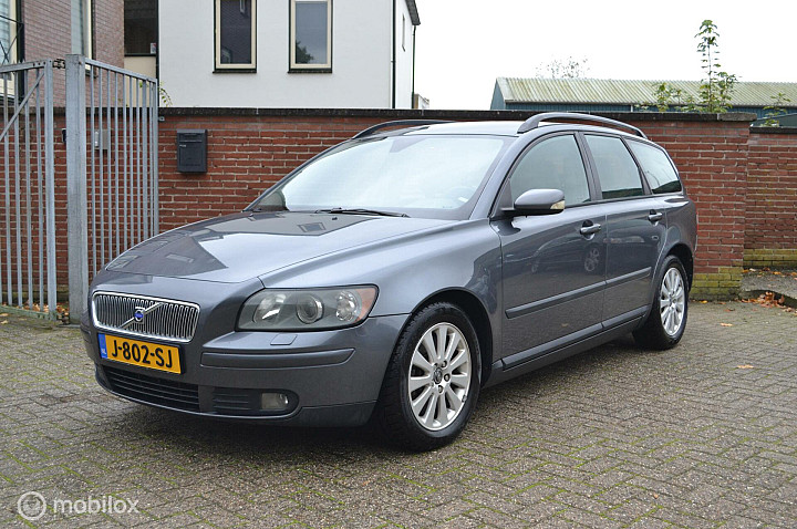 Volvo V50 2.5 T5 Automaat| Leer | Family Line | Trekhaak | Youngtimer | Nwe distributie